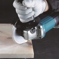 Szlifierka-katowa-Makita-GA5030R-720-W-gw-36-mc-Rodzaj-zasilania-sieciowa.jpg